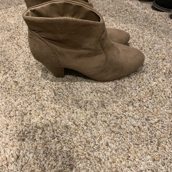 Ankle booties - Picture 2 of 2